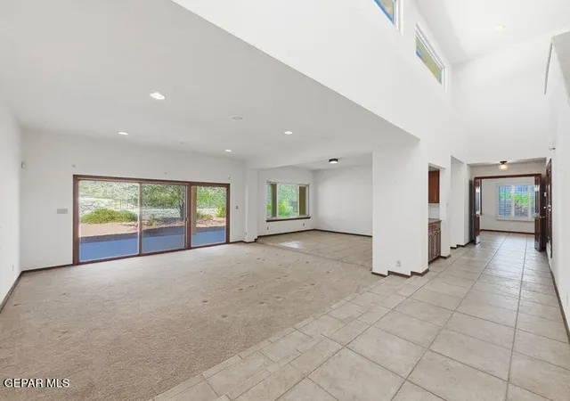Photo 3 of Single family home for sale at 1092 Thunderbird Dr, El Paso, TX 79912 | MLS# 945661 | Listing updated on 2026-09-17