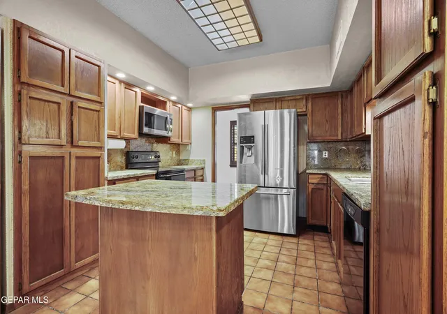 Photo 3 of Single family home for sale at 360 Rio Estancia Dr, El Paso, TX 79932 | MLS# 946161 | Listing updated on 2026-09-18
