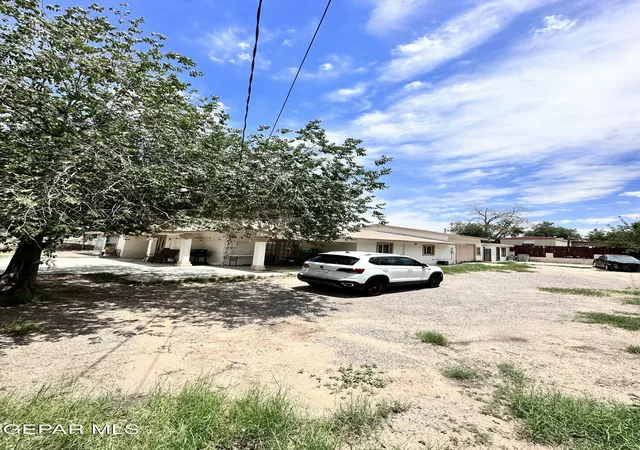 Photo 2 of Single family home for sale at 200 Edgar Rd, El Paso, TX 79932 | MLS# 946205 | Listing updated on 2026-09-10