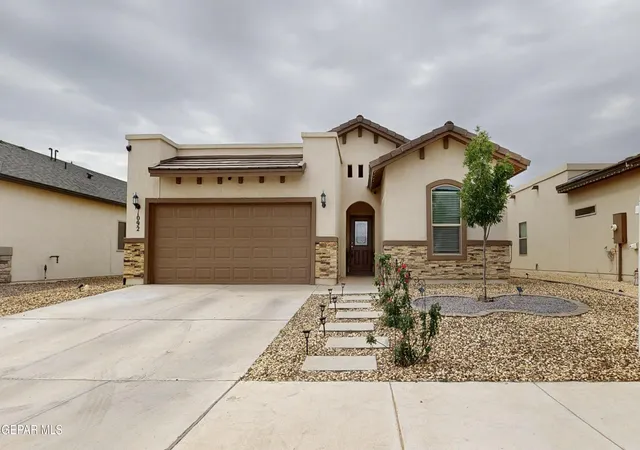 Homes for sale in Santa Teresa, NM | 1092 Nickel Hill Ave, Santa Teresa, NM 88008 | MLS# 945808