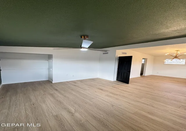 Photo 4 of Sale Pending at 4424 Thrush Way, El Paso, TX 79922 | MLS# 945762 | Listing updated on 2026-09-14