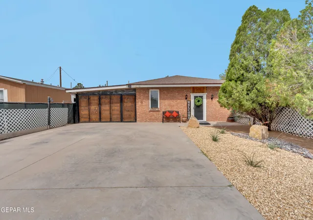 Photo 2 of Single family home for sale at 10771 Wilton Pl, El Paso, TX 79927 | MLS# 945803 | Listing updated on 2026-06-29