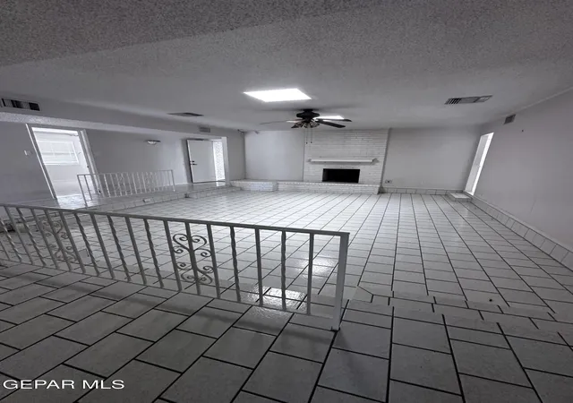 Photo 4 of Single family home for sale at 404 E Hague Rd, El Paso, TX 79902 | MLS# 945964 | Listing updated on 2026-09-03