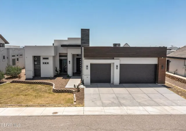 Photo 2 of Single family home for sale at 352 Rio De Jazmin Cir, El Paso, TX 79932 | MLS# 946049 | Listing updated on 2026-07-03