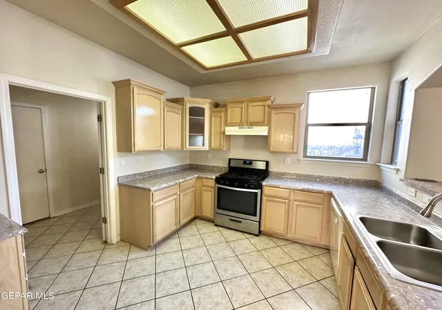 Photo 3 of Sale Pending at 3100 Tierra Nora Dr, El Paso, TX 79938 | MLS# 946007 | Listing updated on 2026-09-05