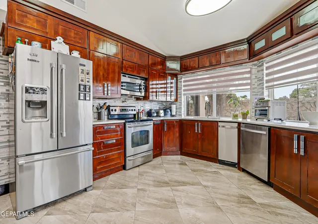 4th image of 10101 Woodway Dr, El Paso, TX 79925 | MLS# 946077