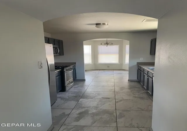 Photo 3 of Single family home for sale at 4025 Hueco Valley Dr, El Paso, TX 79938 | MLS# 946433 | Listing updated on 2026-08-27