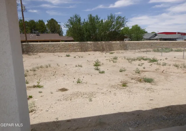2nd image of 471 Huereque Dr, Socorro, TX 79927