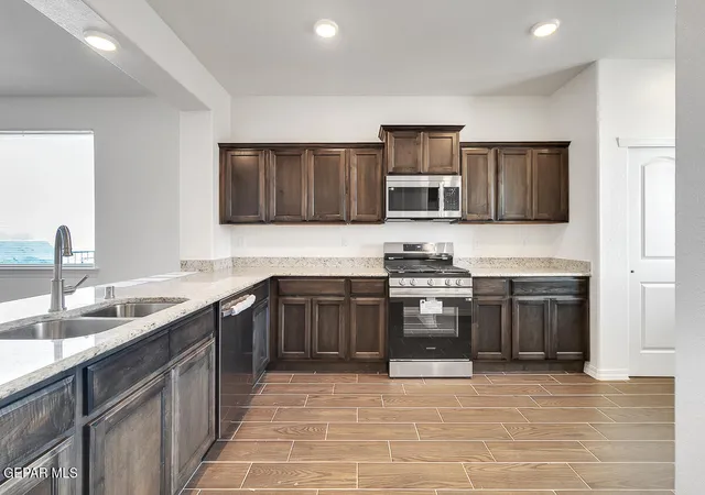 Photo 3 of Sale Pending at 3845 Object Pl, El Paso, TX 79938 | MLS# 946078 | Listing updated on 2026-06-18