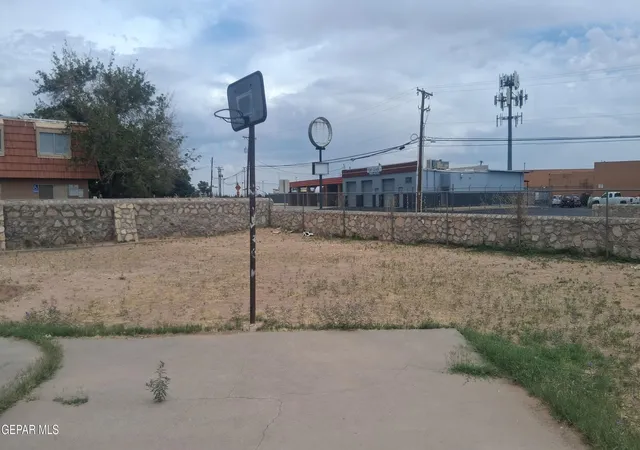 Photo 3 of Single family home for sale at 10541 Eaglestone Way, El Paso, TX 79925 | MLS# 946222 | Listing updated on 2026-07-24