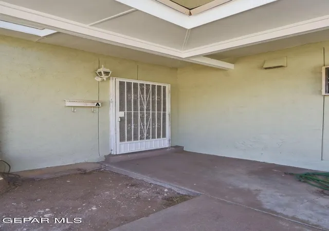 Photo 4 of House for sale at 205 Zenith Dr, El Paso, TX 79912 | MLS# 946242 | Listing updated on 2026-09-19