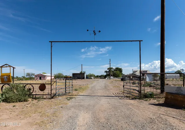 Homes for sale in Unincorporated, NM | 1401 Higuera Ave, Unincorporated, NM 99999 | MLS# 946263