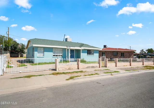 3rd image of 323 Vivian Dr, El Paso, TX 79915 | MLS# 946278