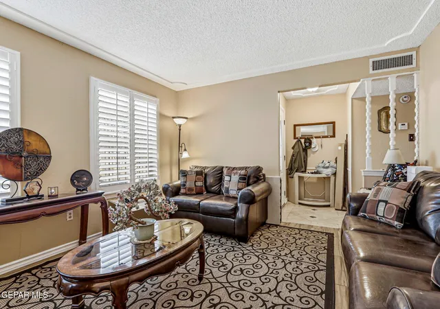 Photo 3 of Sale Pending at 2813 Doug Frd Dr, El Paso, TX 79935 | MLS# 946304 | Listing updated on 2026-09-07
