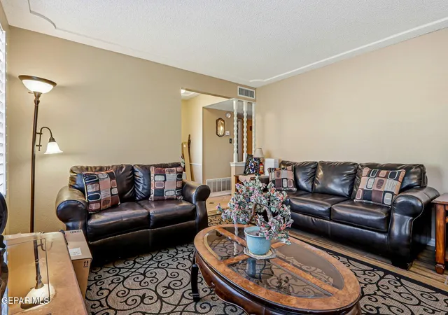 Photo 4 of Sale Pending at 2813 Doug Frd Dr, El Paso, TX 79935 | MLS# 946304 | Listing updated on 2026-09-07