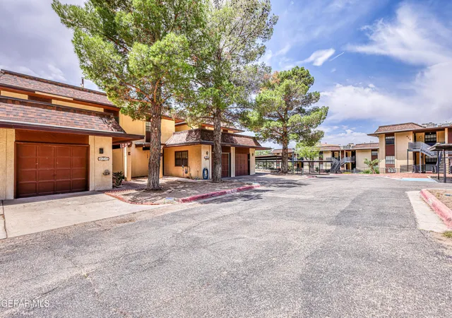 2nd image of 421 Irondale Dr, El Paso, TX 79912