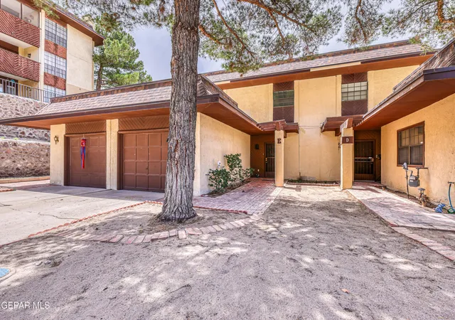 3rd image of 421 Irondale Dr, El Paso, TX 79912