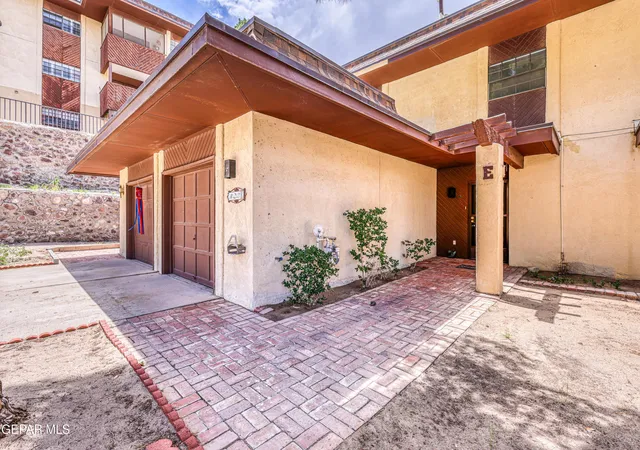4th image of 421 Irondale Dr, El Paso, TX 79912