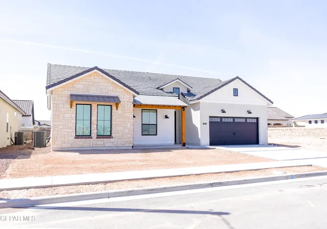 Photo 3 of Single family home for sale at 15117 Allegiance Ave, El Paso, TX 79938 | MLS# 946332 | Listing updated on 2026-06-23