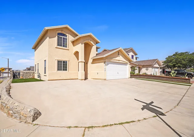 Photo 3 of Single family home for sale at 14168 Tierra Delfin Dr, El Paso, TX 79938 | MLS# 947417 | Listing updated on 2026-07-11
