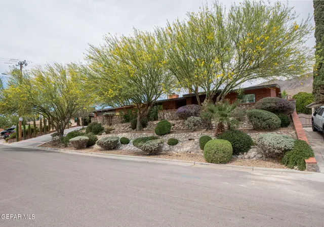 Photo 2 of Sale Pending at 4006 Flamingo Dr, El Paso, TX 79902 | MLS# 946667 | Listing updated on 2026-09-14