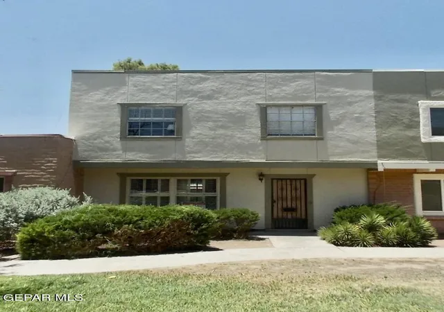 Photo 3 of Townhouse for sale at 212 Montego Bay Dr, El Paso, TX 79912 | MLS# 946603 | Listing updated on 2026-06-27