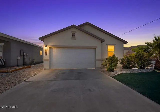 Homes for sale in Horizon City, TX | 1000 Skyblazer Pl, Horizon City, TX 79928 | MLS# 946393