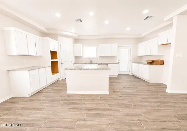3rd image of 918 Andrew Arroyos, Socorro, TX 79927 | MLS# 946466