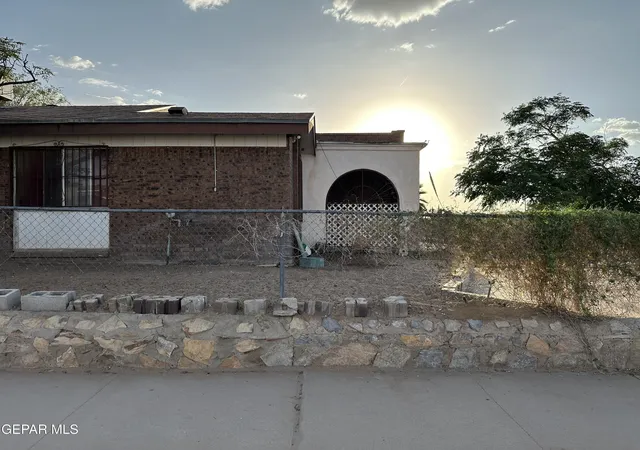 Photo 2 of Sale Pending at 11760 John Polley Cir, El Paso, TX 79936 | MLS# 946654 | Listing updated on 2026-08-28
