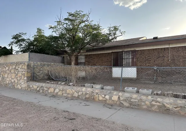 Photo 3 of Sale Pending at 11760 John Polley Cir, El Paso, TX 79936 | MLS# 946654 | Listing updated on 2026-08-28