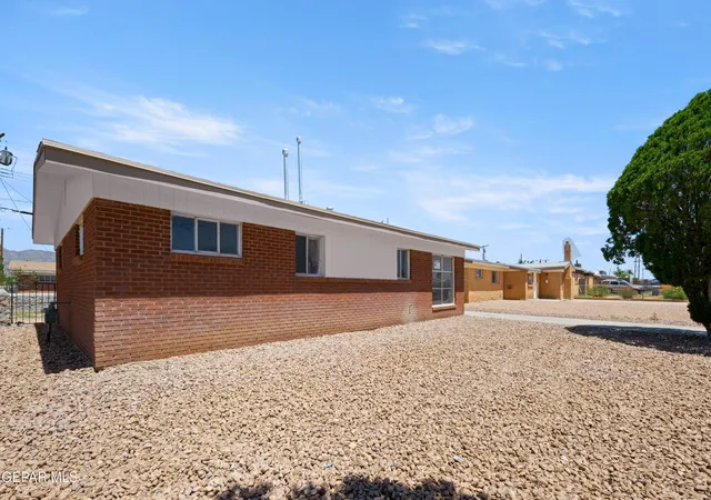 Photo 3 of Single family home for sale at 10329 Wilshire Dr, El Paso, TX 79924 | MLS# 946644 | Listing updated on 2026-07-14