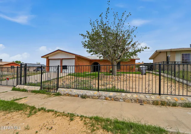 Homes for sale in El Paso, TX | 2168 Septiembre Dr, El Paso, TX 79935 | MLS# 946691