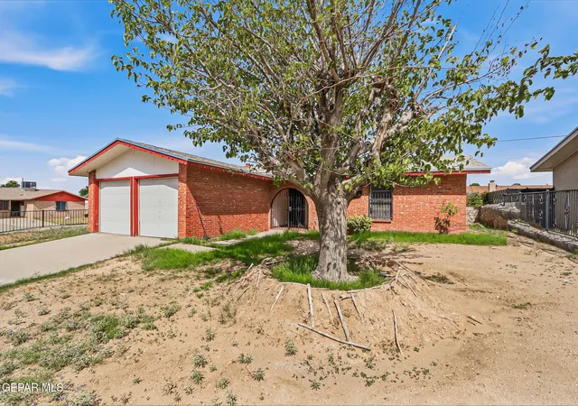 Homes for sale in El Paso, TX | 2168 Septiembre Dr, El Paso, TX 79935 | MLS# 946691