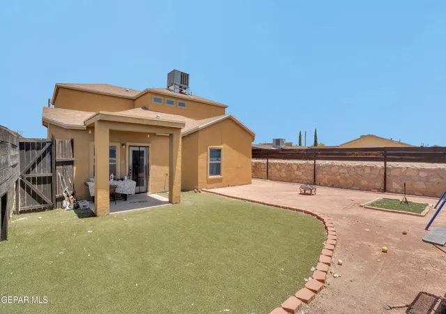 Homes for sale in El Paso, TX | 14406 Patriot Point Dr, El Paso, TX 79938 | MLS# 946825