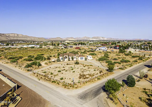 3rd image of 14001 Desert Willow Dr, El Paso, TX 79938 | MLS# 947989