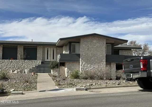 Photo 2 of Sale Pending at 1005 Singing Hills Dr, El Paso, TX 79912 | MLS# 946769 | Listing updated on 2026-09-16