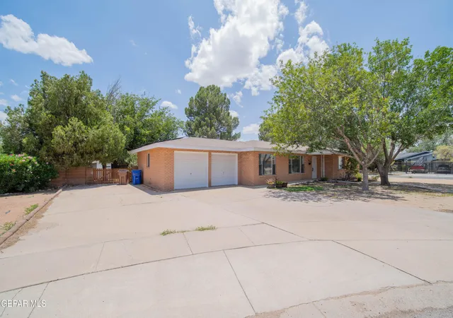 Homes for sale in Las Cruces, NM | 1850 Debby Cir, Las Cruces, NM 88005 | MLS# 946816