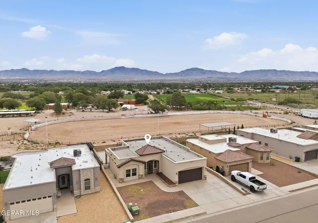 Homes for sale in Sunland Park, NM | 136 Tuscan Ridge Cir, Sunland Park, NM 88008 | MLS# 946922