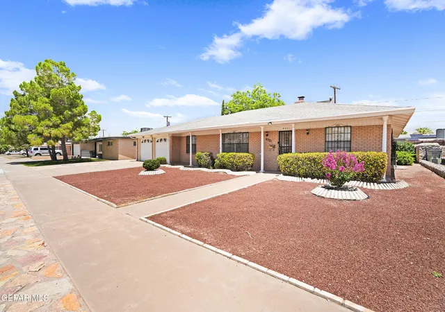 Photo 3 of Single family home for sale at 8321 Cielo Vista Dr, El Paso, TX 79925 | MLS# 946991 | Listing updated on 2026-09-12