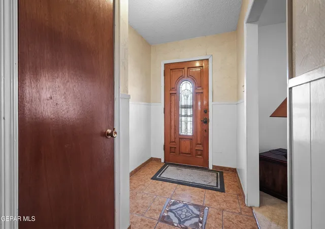 Photo 4 of Single family home for sale at 8321 Cielo Vista Dr, El Paso, TX 79925 | MLS# 946991 | Listing updated on 2026-09-12