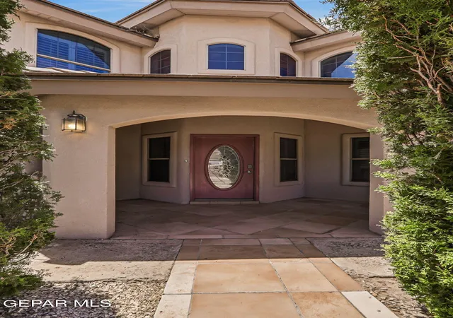 Photo 2 of Single family home for sale at 6313 Franklin Blf Dr, El Paso, TX 79912 | MLS# 947409 | Listing updated on 2026-09-06