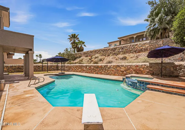Photo 3 of Single family home for sale at 6313 Franklin Blf Dr, El Paso, TX 79912 | MLS# 947409 | Listing updated on 2026-09-06