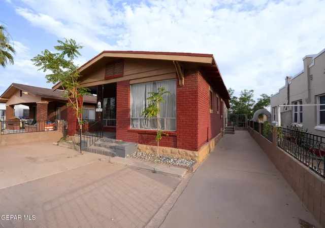 Photo 2 of Single family home for sale at 3708 La Luz Ave, El Paso, TX 79903 | MLS# 947150 | Listing updated on 2026-07-28