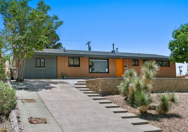 Photo 3 of Single family home for sale at 814 Galloway Dr, El Paso, TX 79902 | MLS# 947448 | Listing updated on 2026-09-19