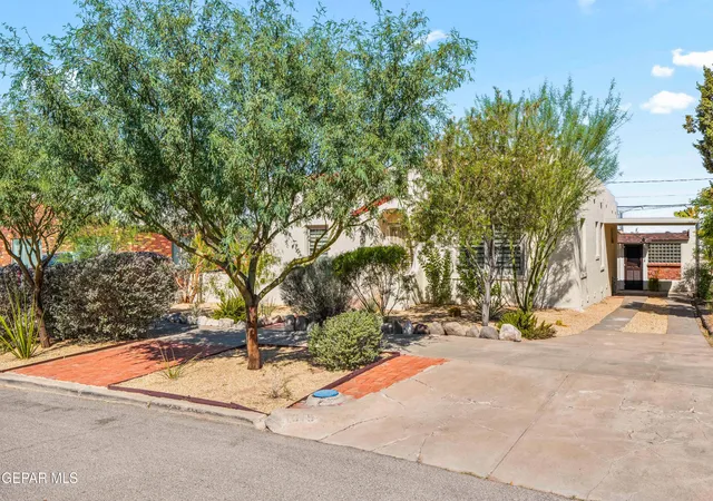 Photo 3 of Sale Pending at 1019 Kelly Wy, El Paso, TX 79902 | MLS# 947087 | Listing updated on 2026-09-06