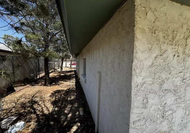 4th image of 220 Nw G Ave, Fabens, TX 79838 | MLS# 947112