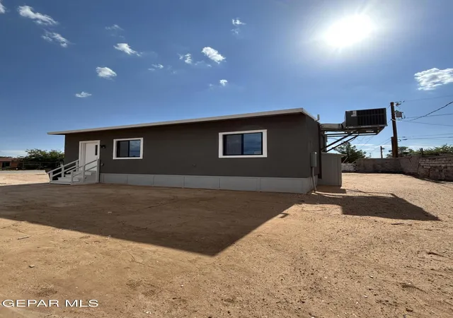 Photo 3 of Sale Pending at 3701 Julie Marie Pl, El Paso, TX 79938 | MLS# 947098 | Listing updated on 2026-09-08