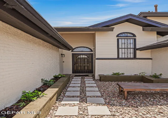 Photo 4 of Single family home for sale at 10917 Whitehall Dr, El Paso, TX 79934 | MLS# 947096 | Listing updated on 2026-08-04