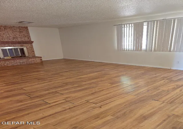 Photo 4 of Single family home for sale at 11358 Quintana Dr, El Paso, TX 79936 | MLS# 947127 | Listing updated on 2026-09-21