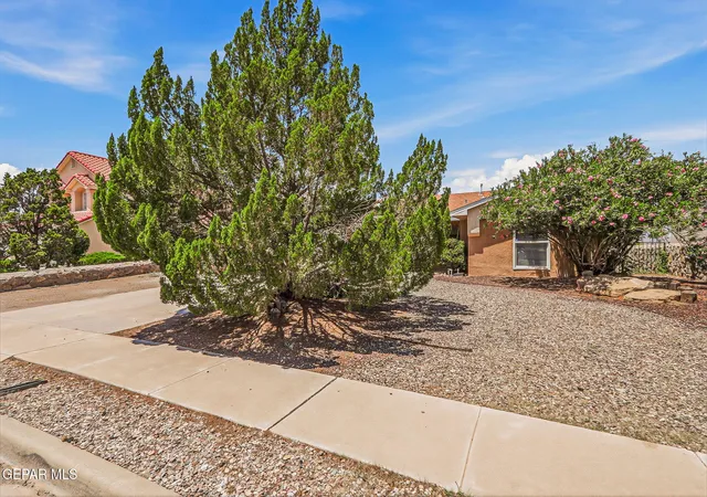 Photo 3 of Single family home for sale at 4721 Rio Vista Dr, Las Cruces, NM 88007 | MLS# 947878 | Listing updated on 2026-09-03